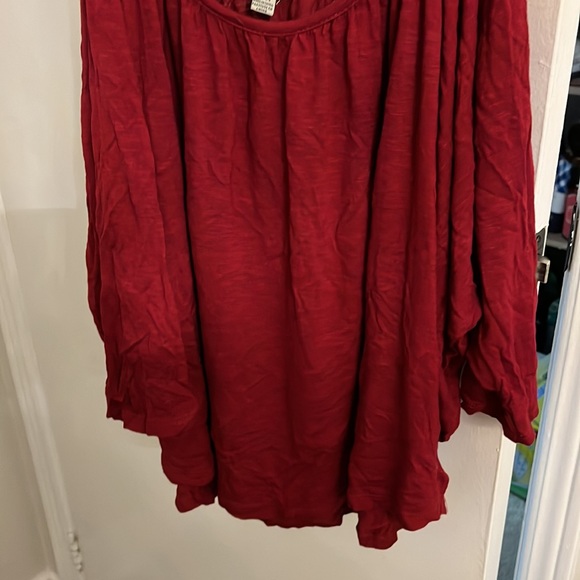 SALE!! GUESS TOP ๐ฅ๐ฅ5/25!! ๐ฅ๐ฅ - Picture 4 of 5